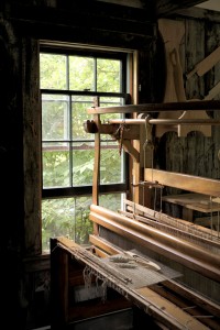 Floor loom with a view